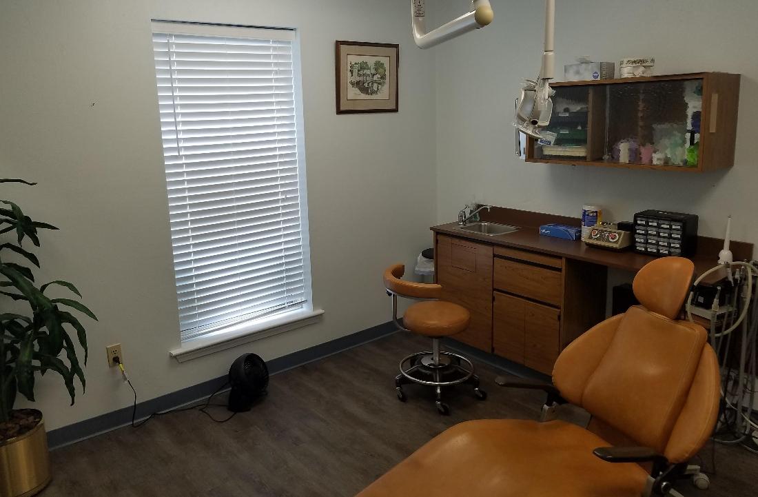 Dental treatment room with dental chair | Dentist Gretna LA